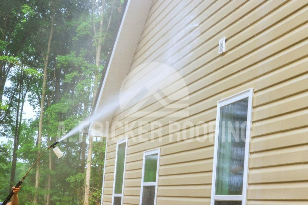 How to clean vinyl siding