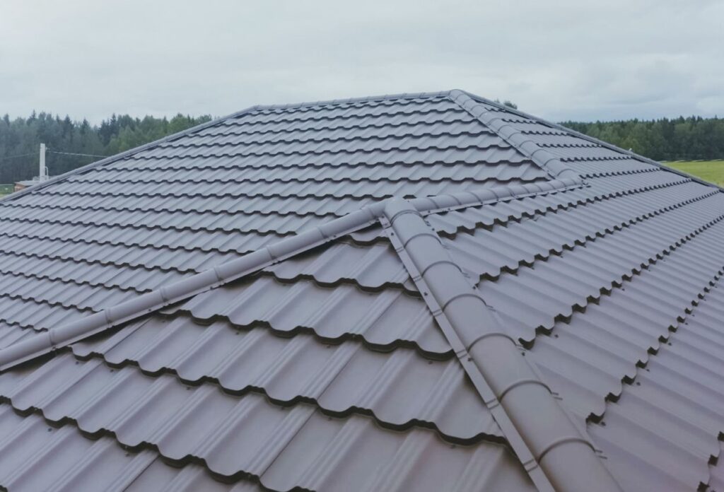 Metal roof ridge cap